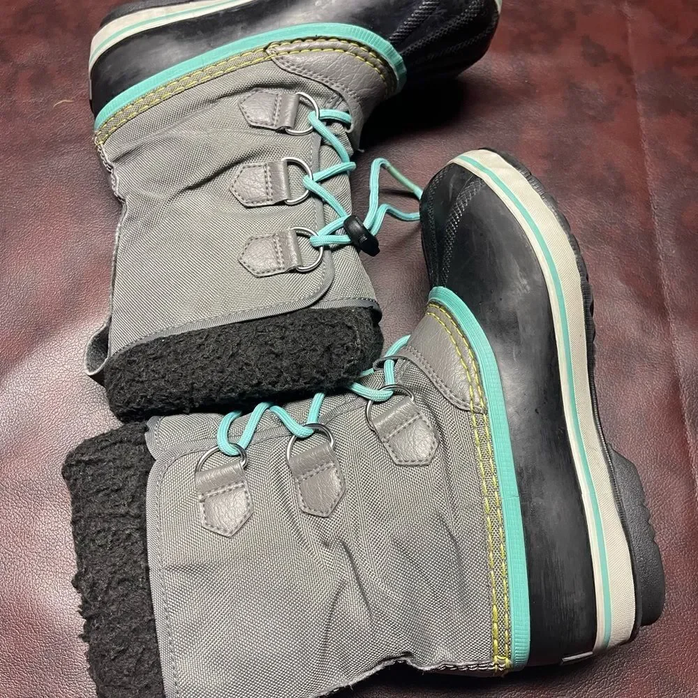 Sorel waterproof gray‎ and turquoise winter boots, size 3